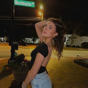 Meet your Posher, Daylee